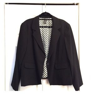 Never-worn, fully lined black blazer!