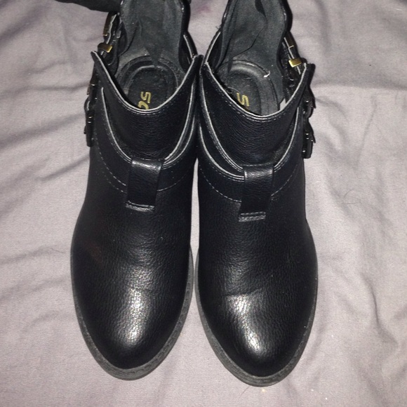 Black boots