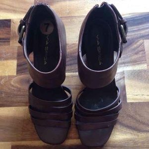 Brown wedges