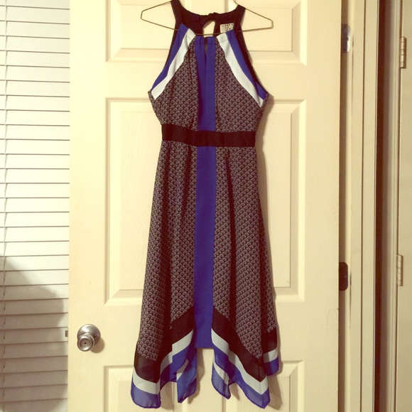 Cute neck and bottom style dress!