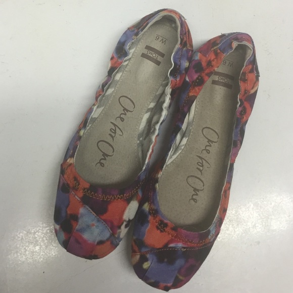 Floral TOMS flats