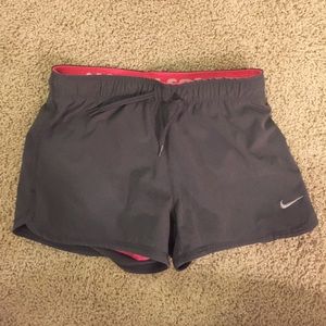 gray Nike short ~ good condition