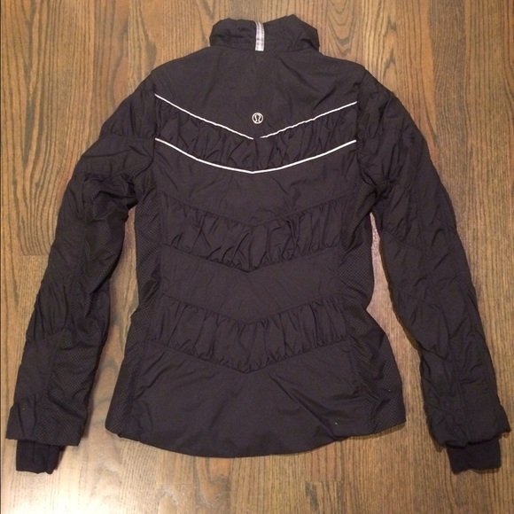 lululemon athletica Jackets & Blazers - LULULEMON Run Outward Bound Jacket 4 Puffer RARE!