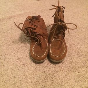 Moccasin boots