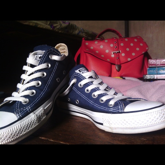 Baby blue converse (not real pic)