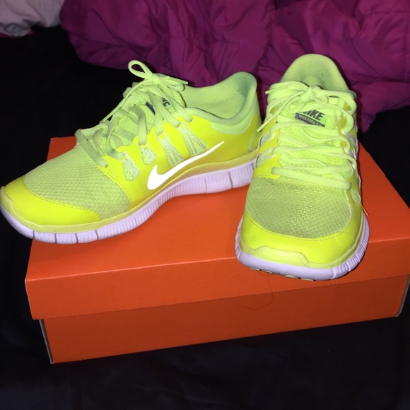 WOMENS NIKE FREE 5.0 +