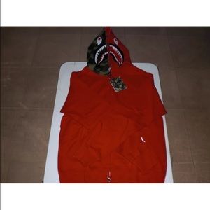 bape sweater ( less on Ⓜ️️ercari )