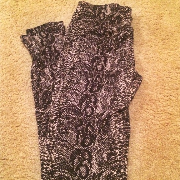INC snakeskin leggings