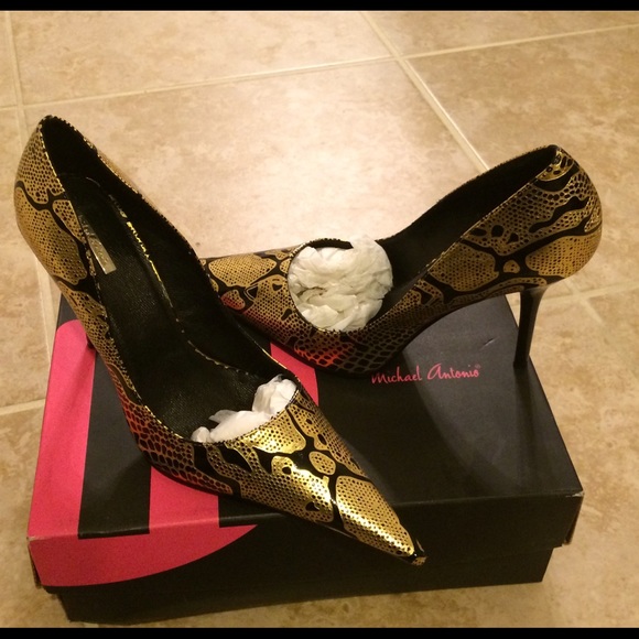 Black and Gold Pumps