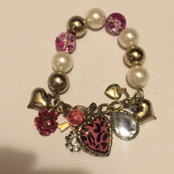 Betsey Johnson bracelet - Picture 1 of 1