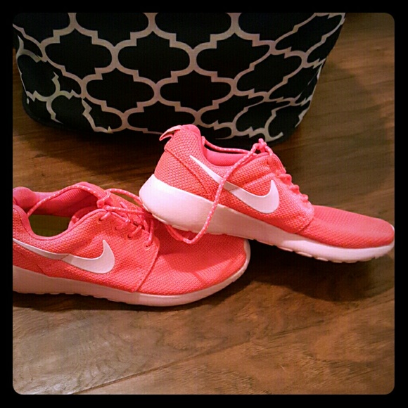 SOLD❗❗❗ Nike roshe run