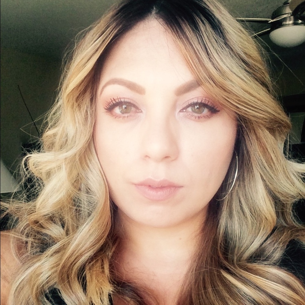 Meet your Posher, Mayra