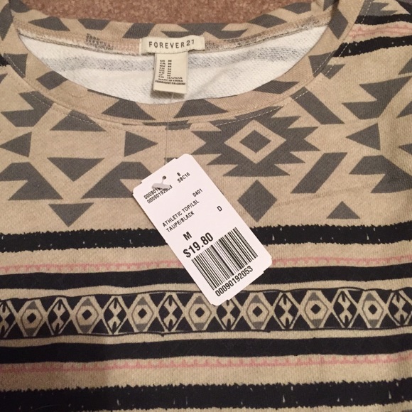 Aztec Print Top - Picture 2 of 2