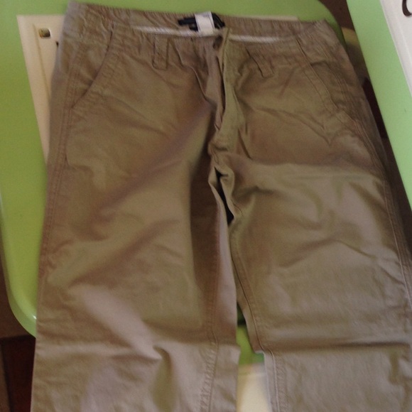 Gap. Size 6. Perfectly frayed, broken in. So comfy
