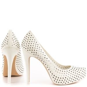 🙎🏼 BCBGen Polka dot Platforms👠👠