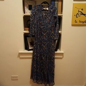 Flowy maxi dress with bell sleeves