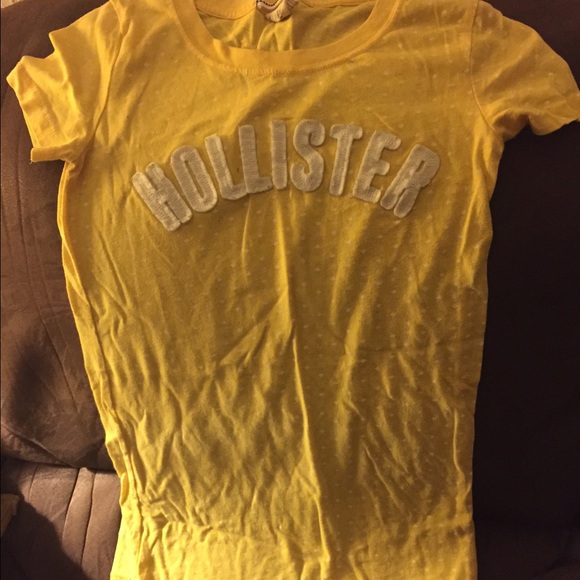 Hollister yellow short sleeve shirt