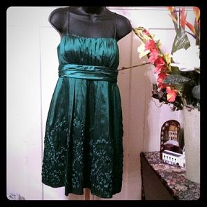 🌺SALE🌺S.L Fashion Green Satiny semi formal