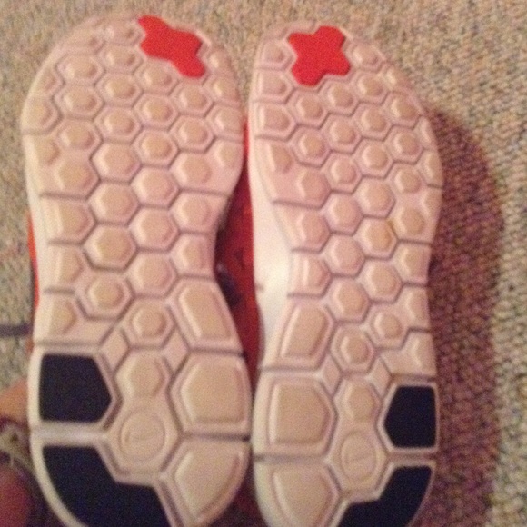 Nike free 5.0 😔don't have box - Picture 3 of 4