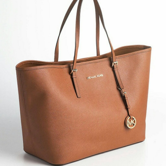 I'm not selling I want this bag, help meee!!!