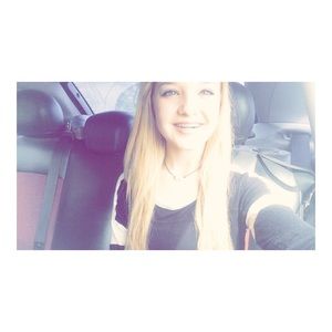 Meet your Posher, Hailie