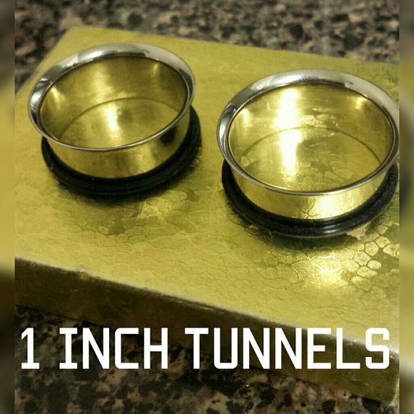 1 inch tunnels. Single pair of gauges.