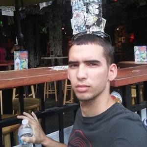 Meet your Posher, Héctor