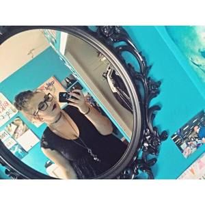 Meet your Posher, Jules