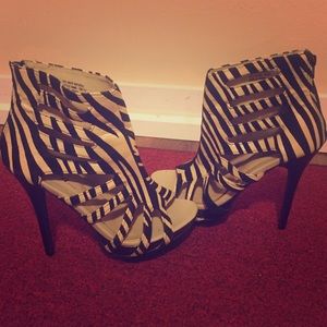 Printed high heels