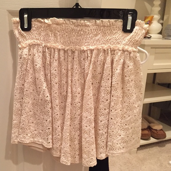 Dresses & Skirts - Lilly white skirt