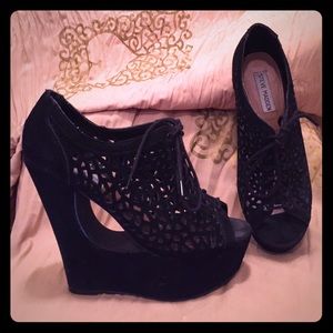 Steve Madden Ditzyy Black Suade Platform