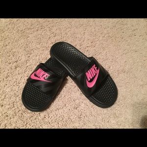 NWOT Nike sandals