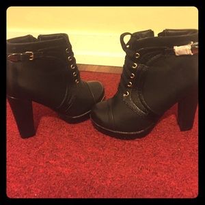 Black stacked 3 inch heel