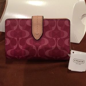 New coach wallet w/ tags sv/Bordeaux/tan chg purse