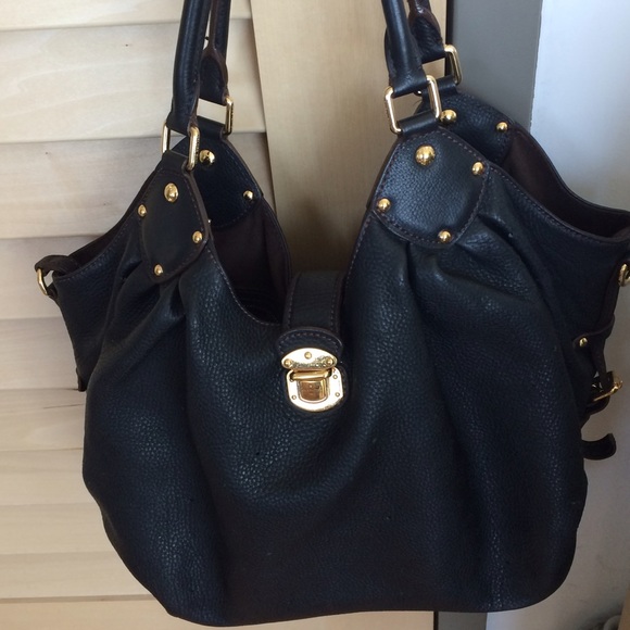 Louis Vuitton Mahina Noir L