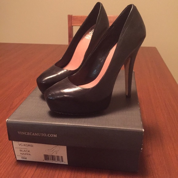 Size 6 black leather Vince Camuto heels