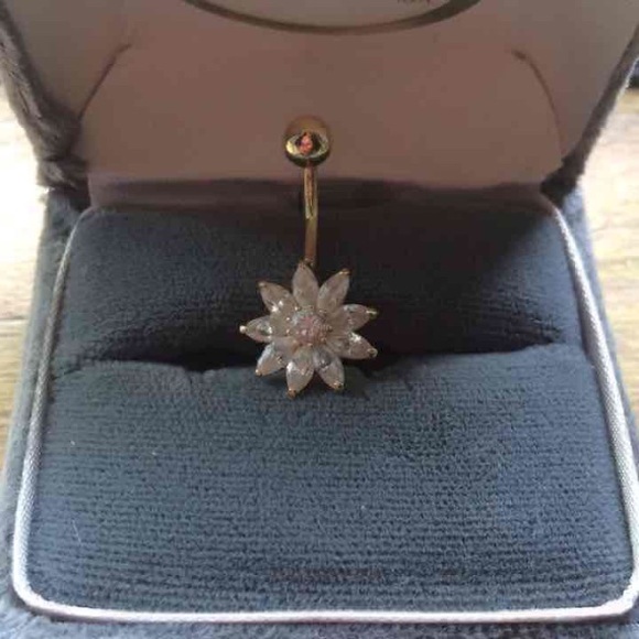 14K Gold Flower Navel Ring With CZ Center - Picture 4 of 4
