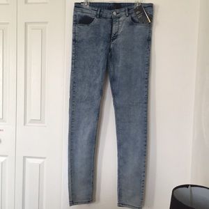 Light Acid Wash Skinny Jeans