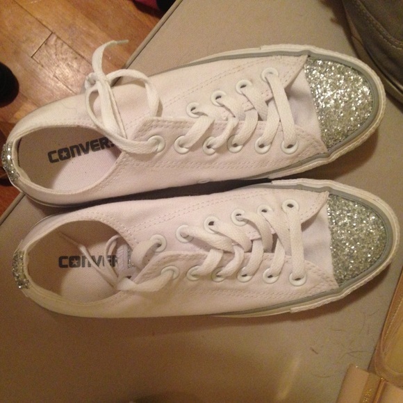 SOLDDDD 🚩🚩🚩 Glitter White Converse - Picture 3 of 4