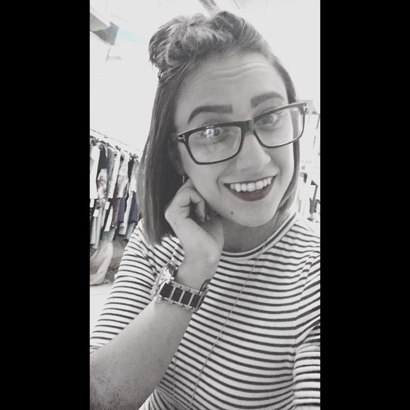 Meet your Posher, Kelsey - Picture 1 of 1