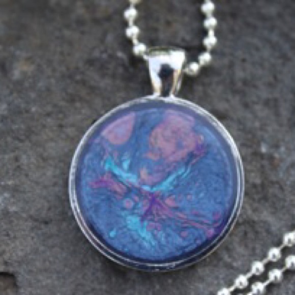 Pendant necklace