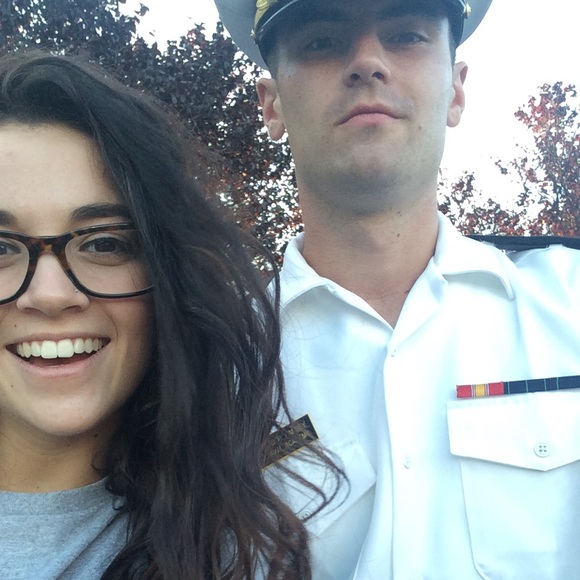 MEET YOUR POSHER - Picture 3 of 4