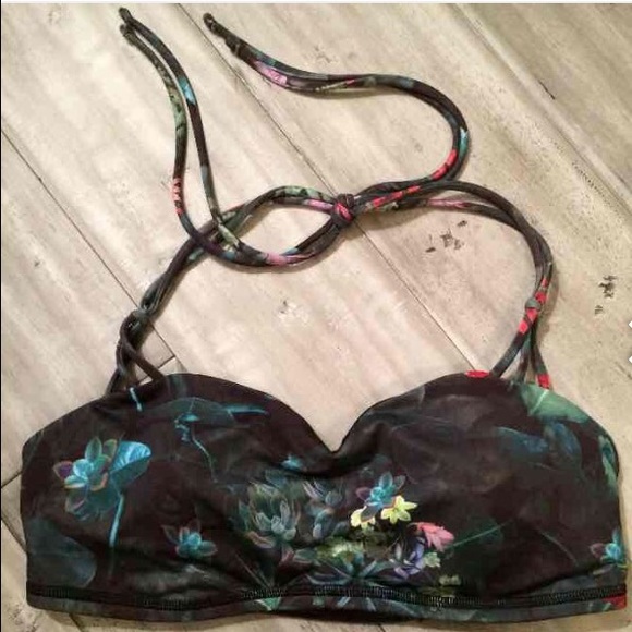 lululemon athletica Tops - Lululemon Waterbound Bra Top