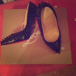 New with box spiked pumped CL authentic