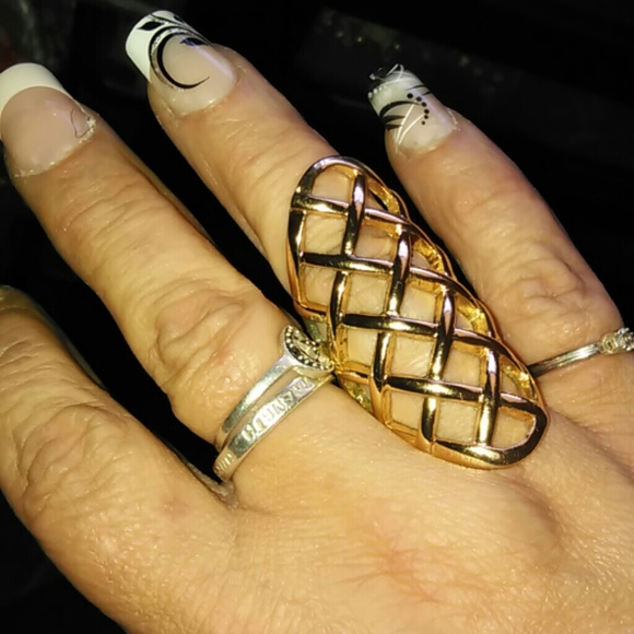 Ring - Picture 2 of 2