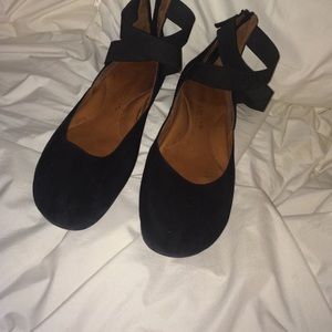 Gentle Souls - Black Flats