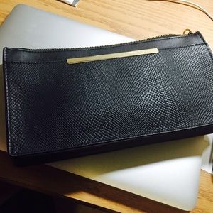 ALDO clutches