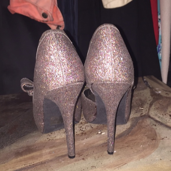 Heels - Picture 3 of 4