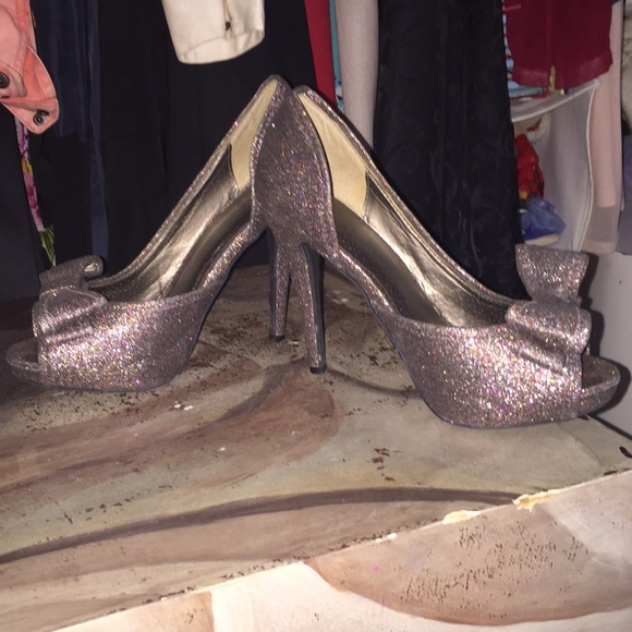 Heels - Picture 4 of 4