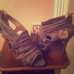 Brown heels PRICE DROPPED⬇️⬇️